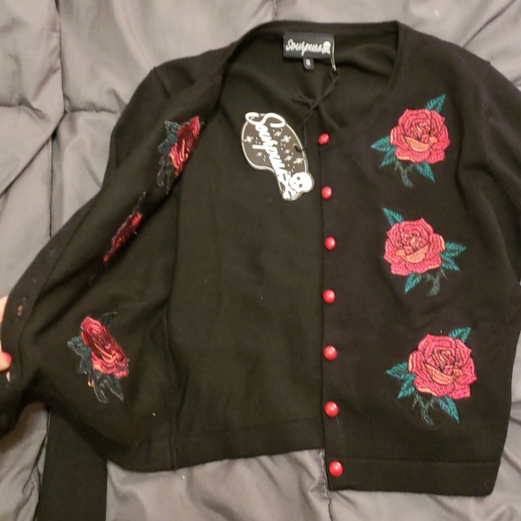 Cropped Rose Sweater - Picture 2 of 3